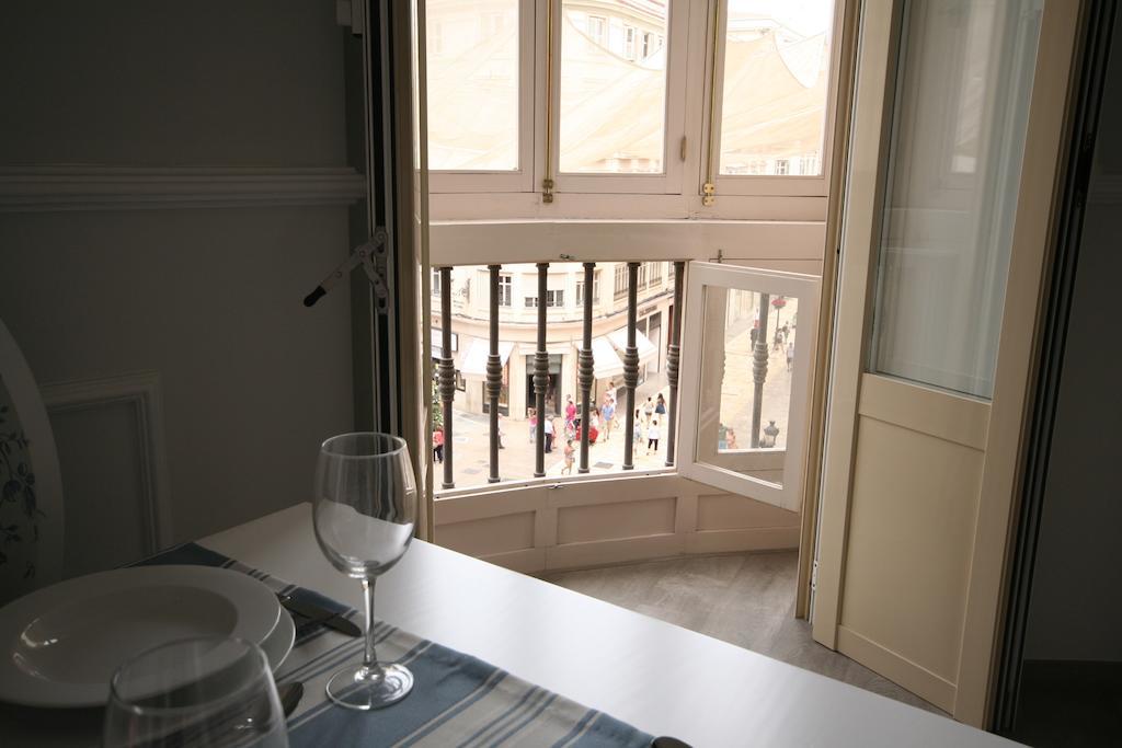 Apartamentos Calle Larios Malaga Room photo
