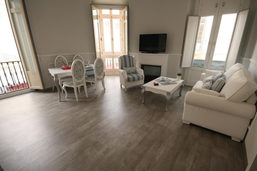 Apartamentos Calle Larios Malaga Room photo