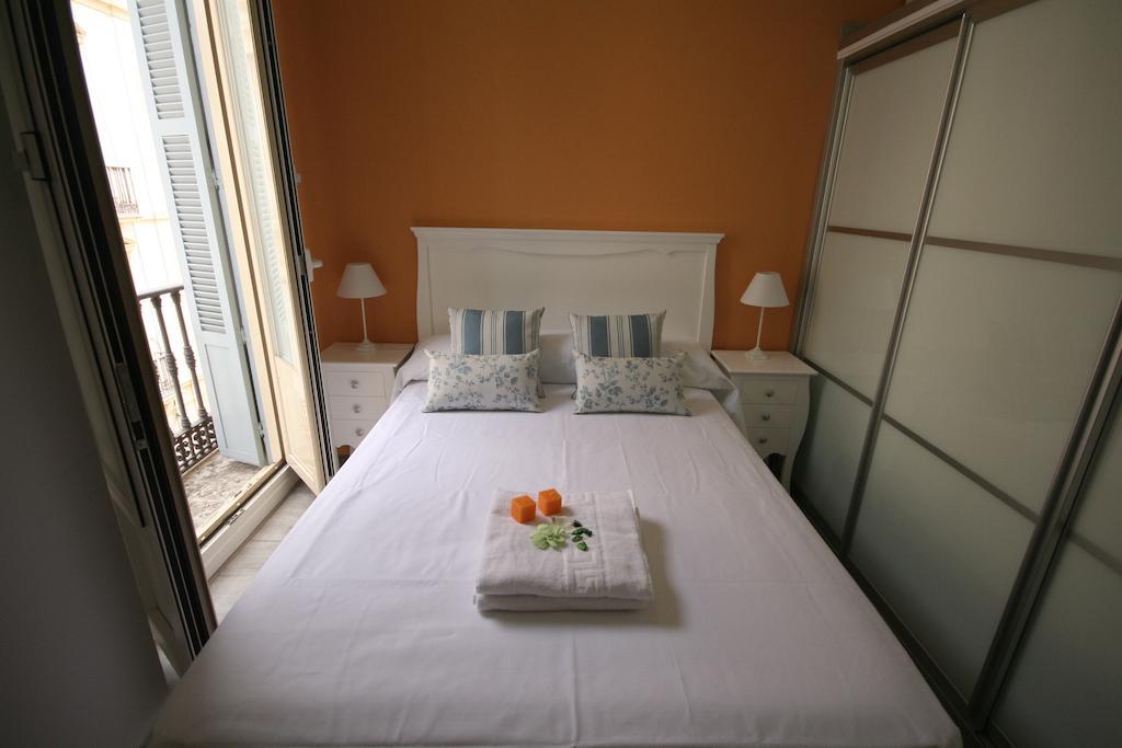 Apartamentos Calle Larios Malaga Room photo