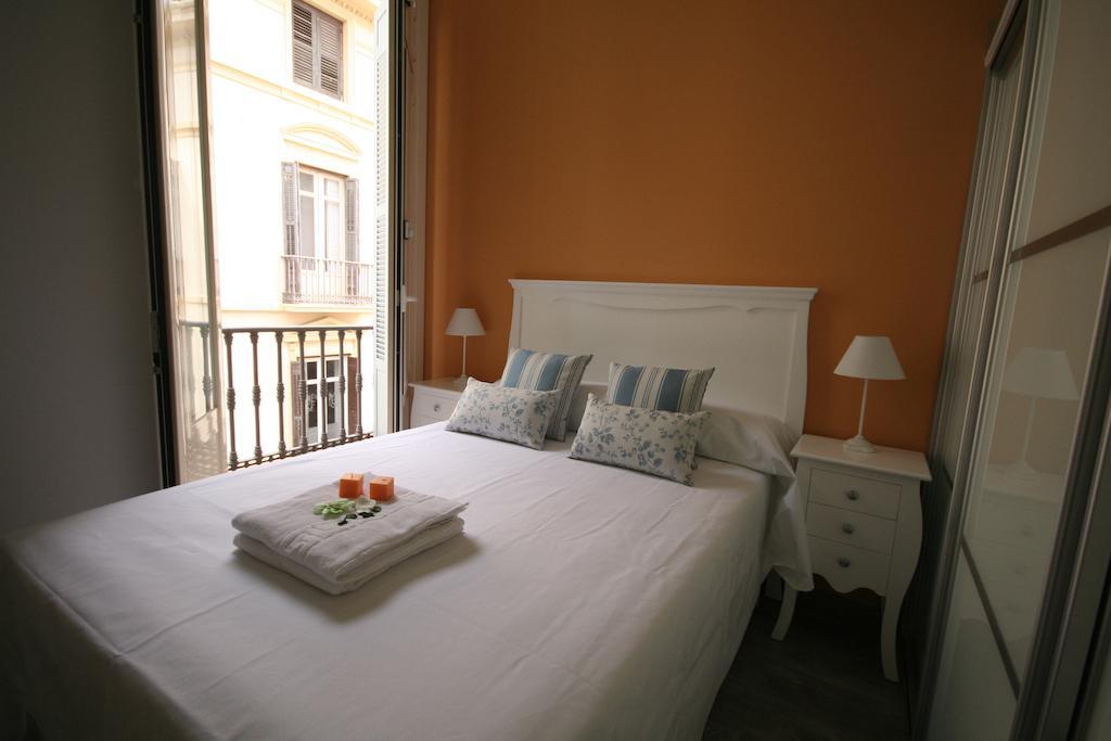 Apartamentos Calle Larios Malaga Room photo