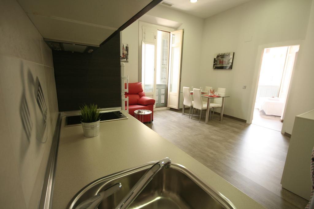 Apartamentos Calle Larios Malaga Room photo