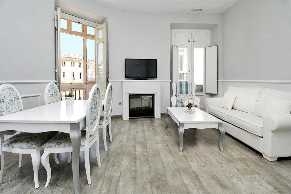 Apartamentos Calle Larios Malaga Exterior photo